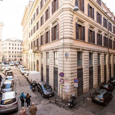 Trevi Fountain Superior 3 Bdr Apartament