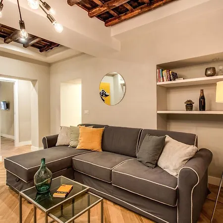 Apartment Trevi Fountain Superior 3 Bdr Rome