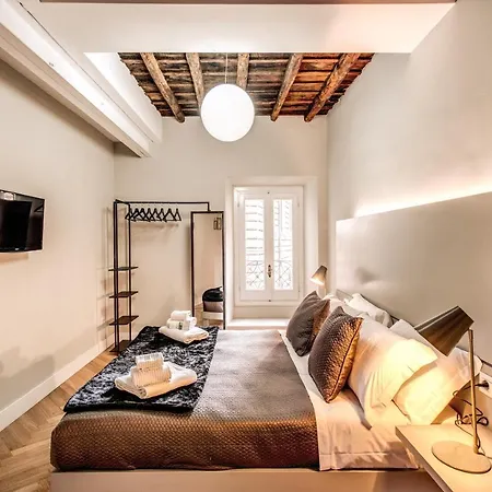 Trevi Fountain Superior 3 Bdr Apartament *